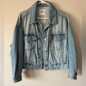 Zara denim jean jacket ! Only use once in good condition!